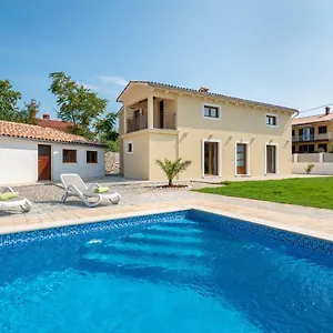 https://tranquil-holiday-home-in-labin-with-private-swimming-pool.in-istria.net